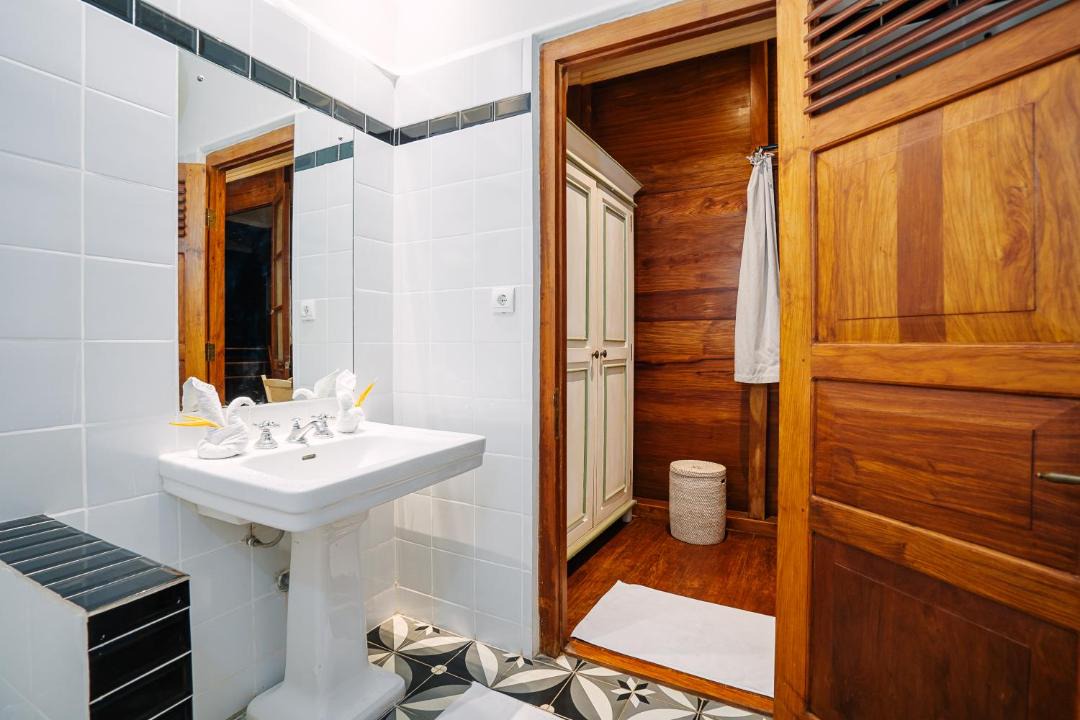 Photo of Bathroom in Bandanaira