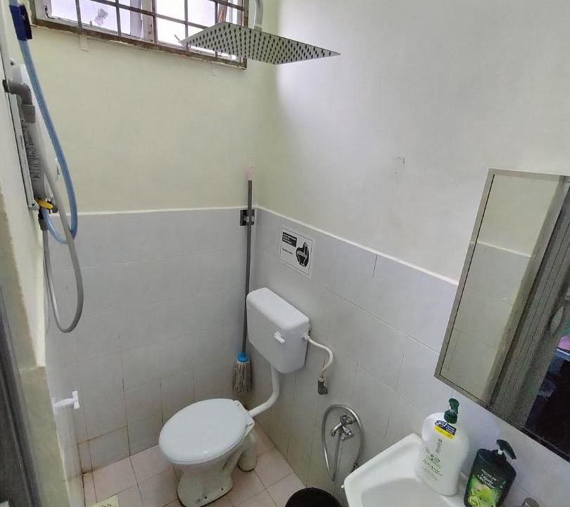 Photo of Bathroom in Parit Raja