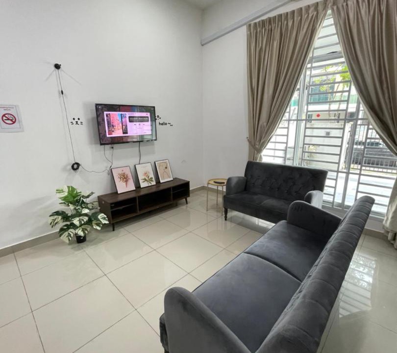 Photo of Livingroom in Taman Mount Austin