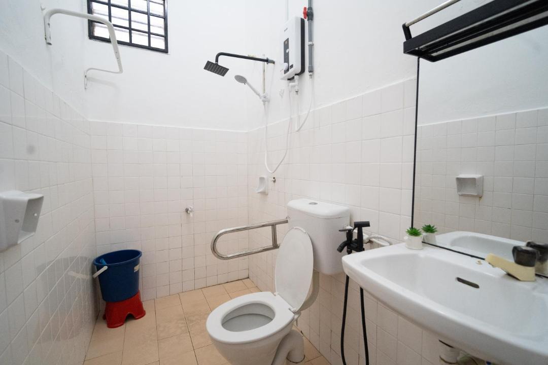 Photo of Bathroom in Taman Teratai