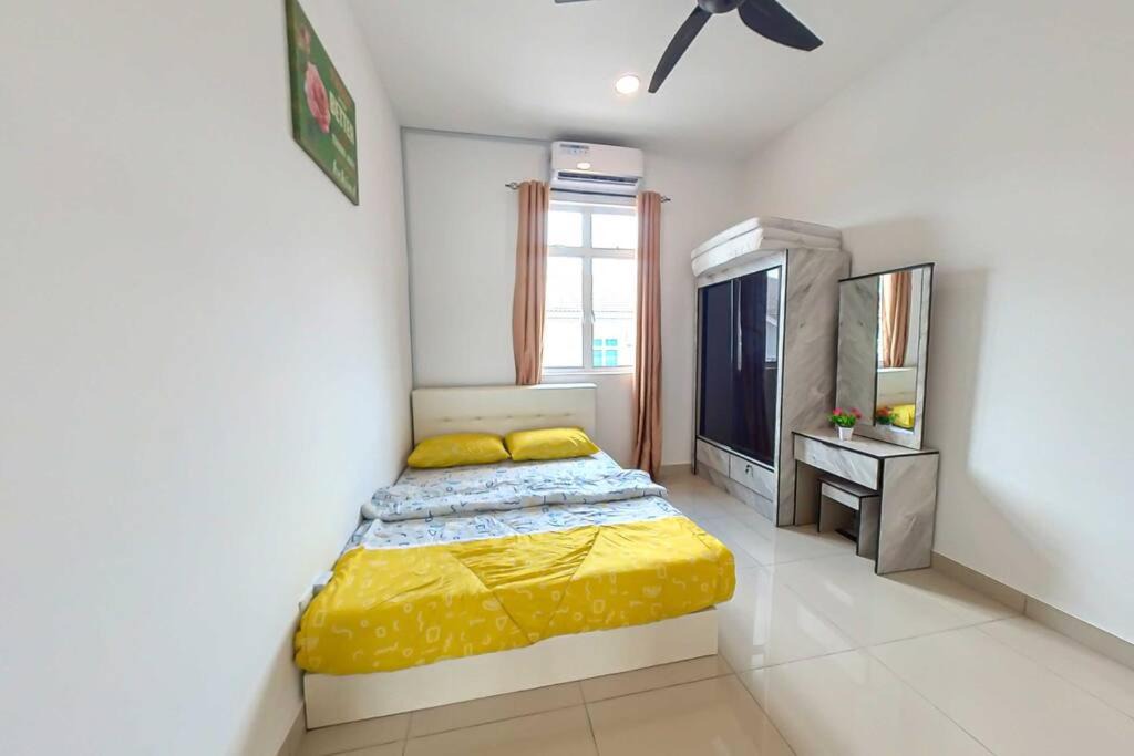 Photo of Bedroom in Bandar Penawar