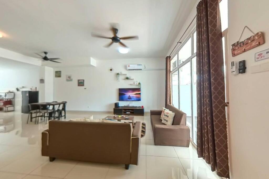 Photo of Livingroom in Bandar Penawar