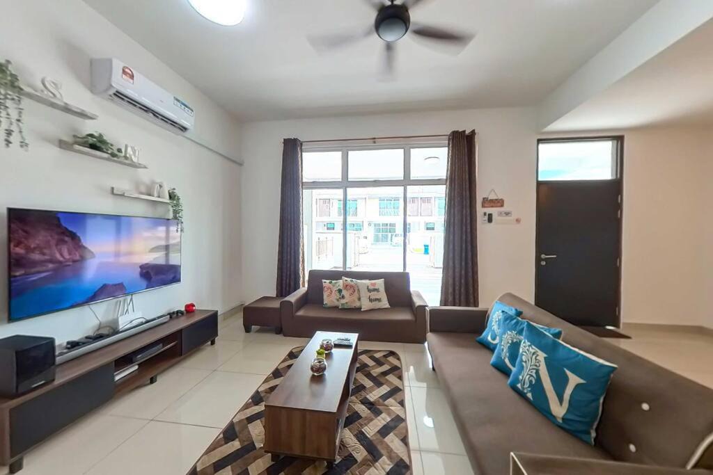 Photo of Livingroom in Bandar Penawar
