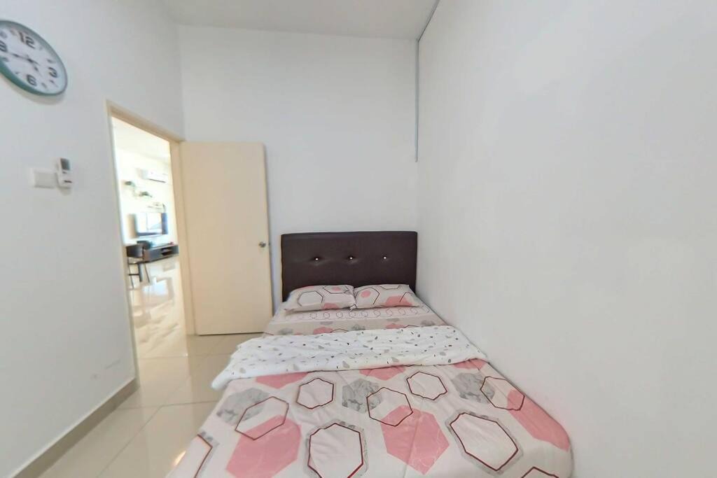 Photo of Bedroom in Bandar Penawar