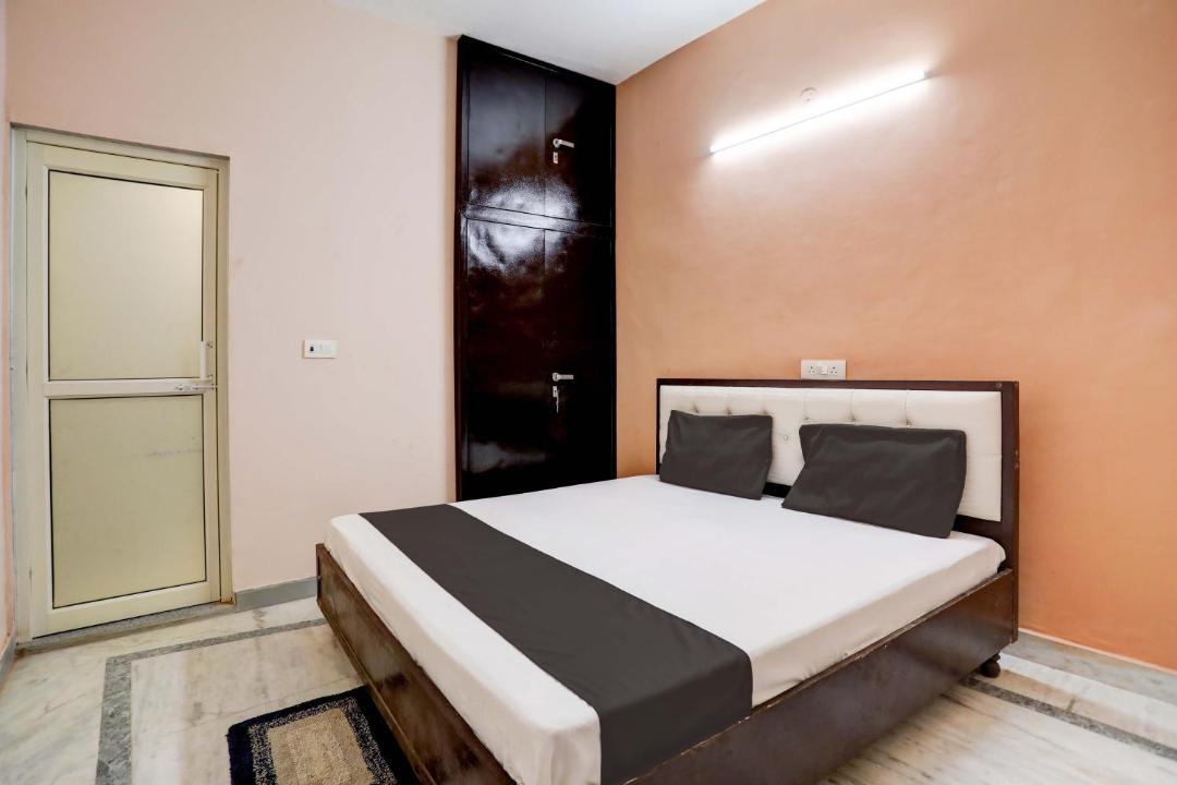 Photo of Bedroom in Sector 27