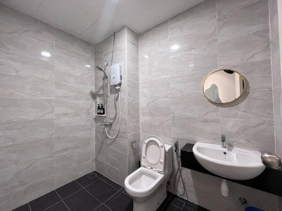 Photo of Bathroom in Central District
