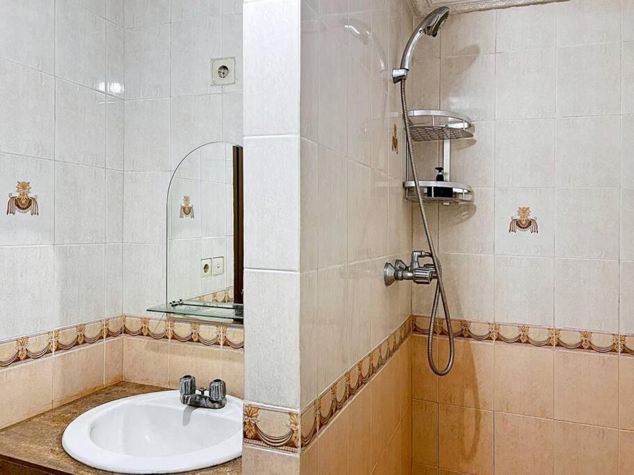 Photo of Bathroom in Karet