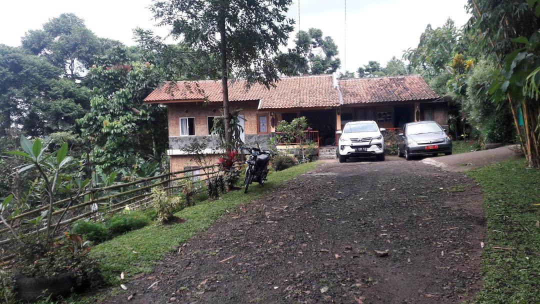 Photo of Buildings in Cisarua