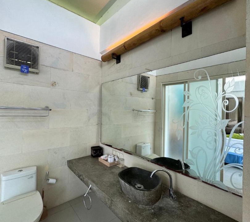 Photo of Bathroom in Mumbul