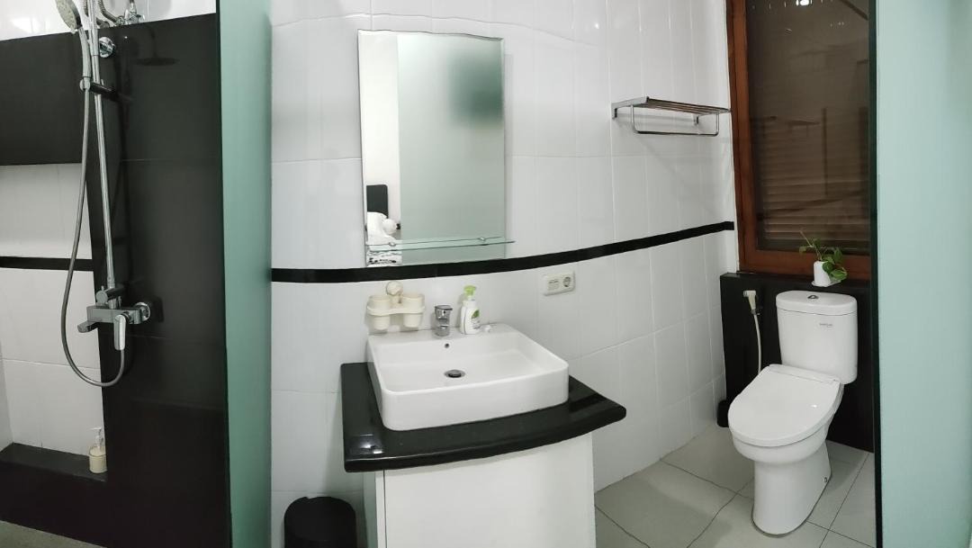 Photo of Bathroom in Hegarmanah