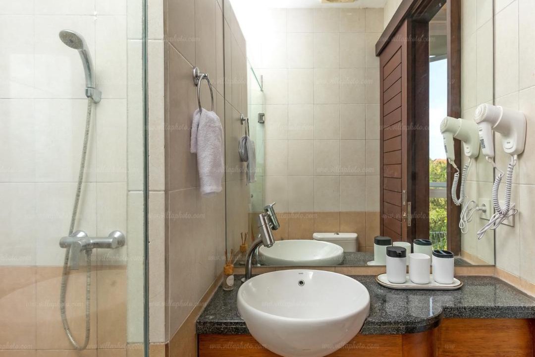 Photo of Bathroom in Mumbul