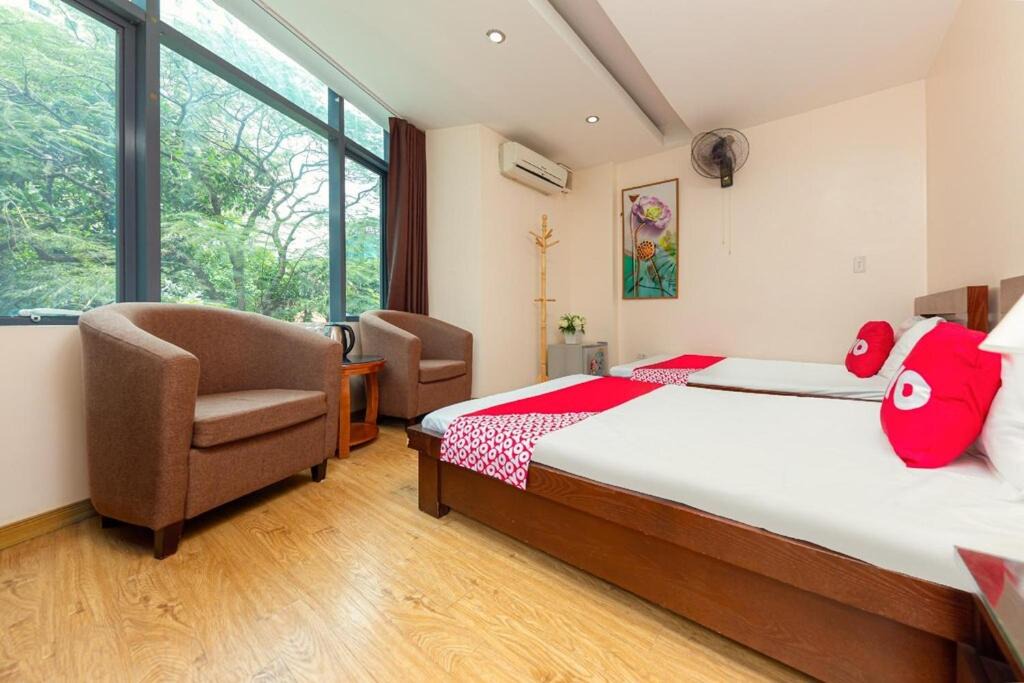 Photo of Bedroom in Trung Hoa Nhan Chinh