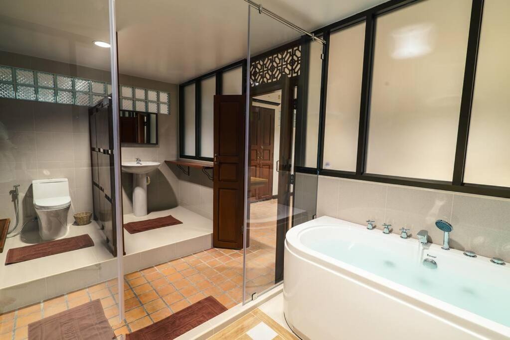 Photo of Bathroom in Lampang