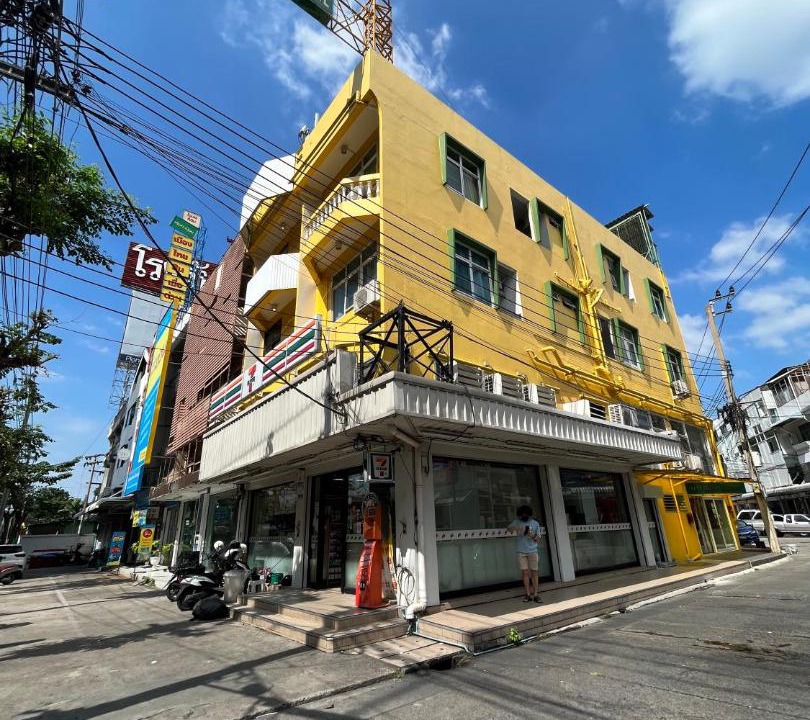 Photo of Others in Bang Phlat