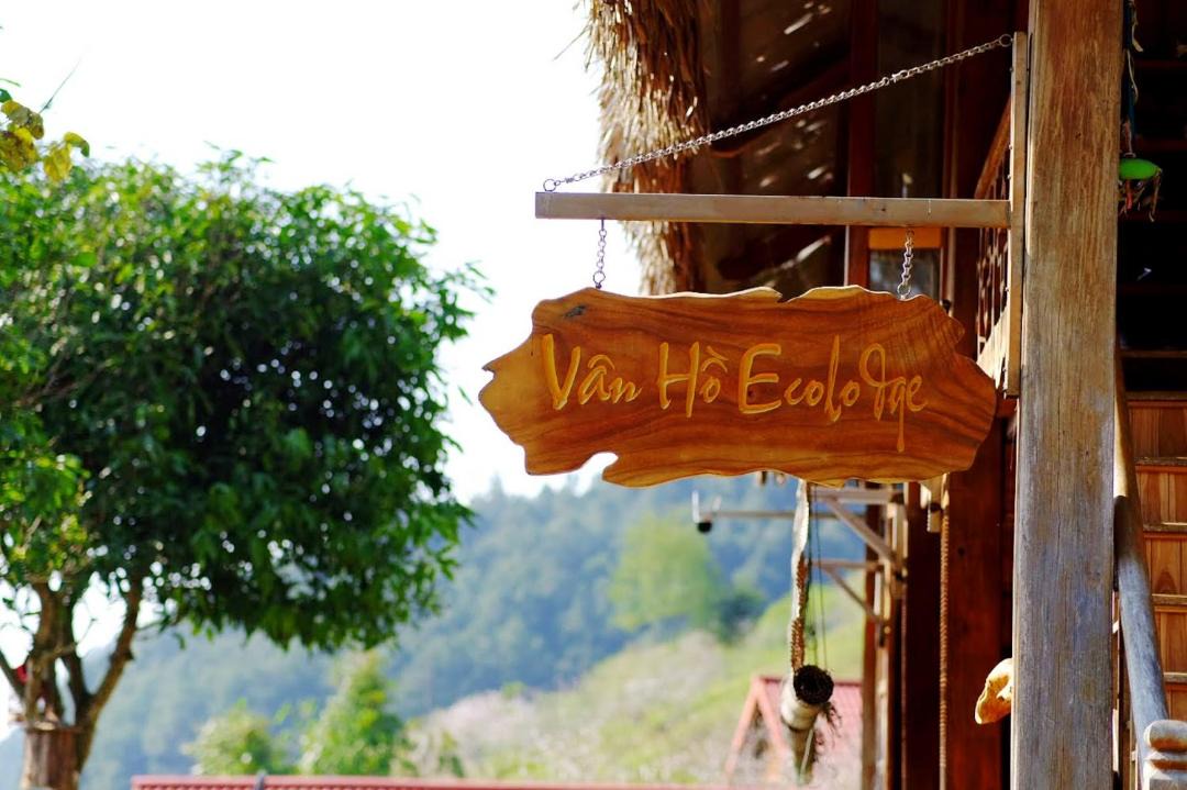 Photo of Others in Van Ho