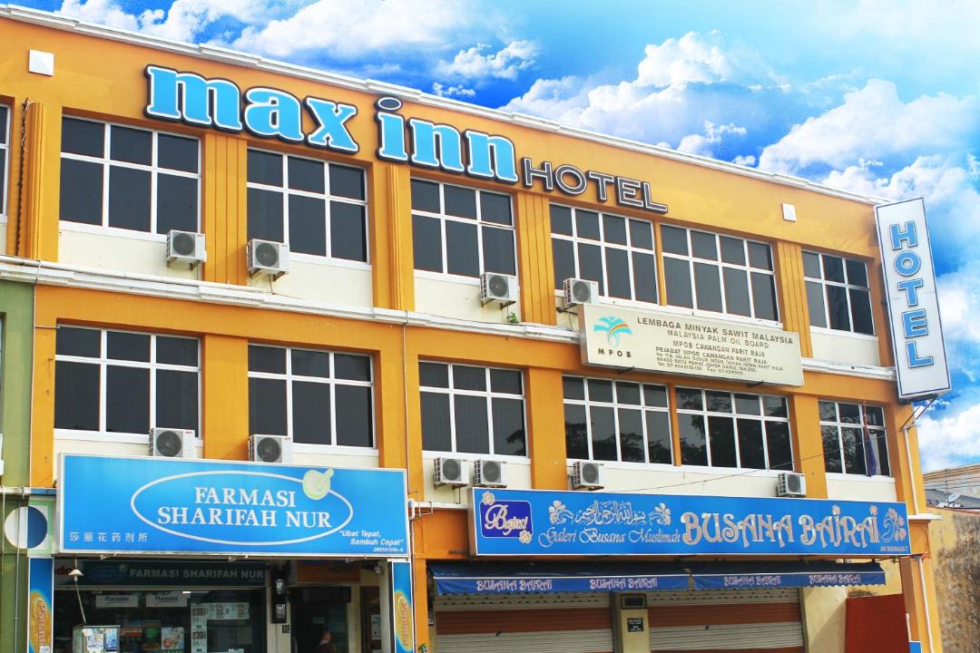 Photo of Buildings in Parit Raja