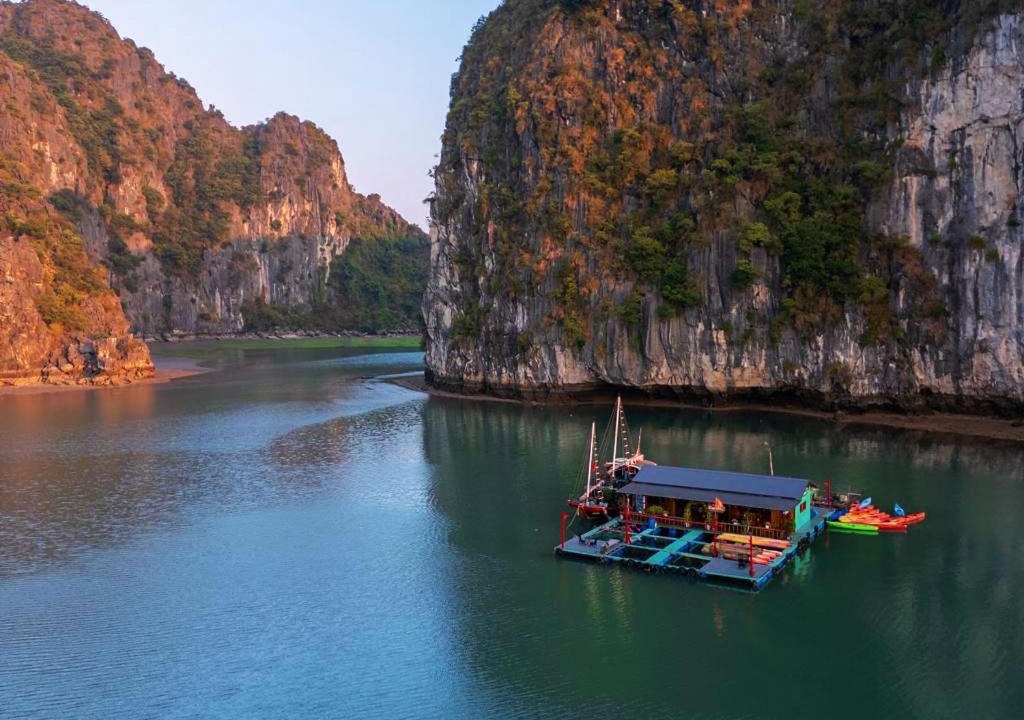 Photo of Others in Cat Ba