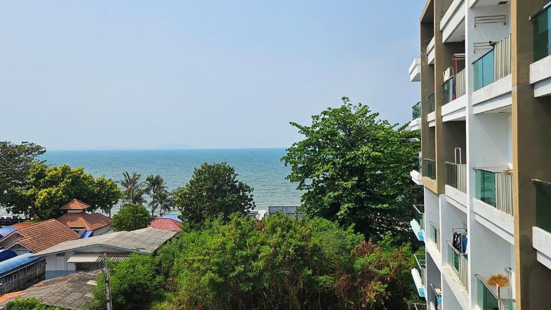 Photo of Buildings in Saen Suk