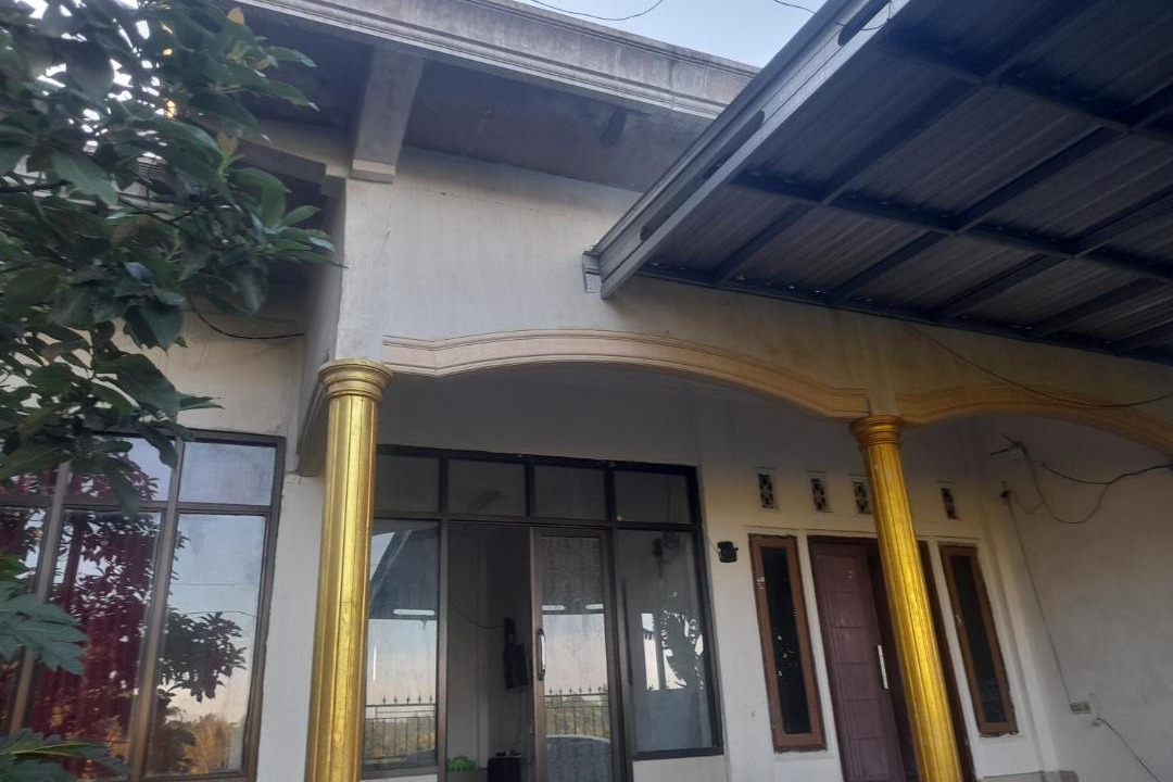 Photo of Buildings in Batukliang
