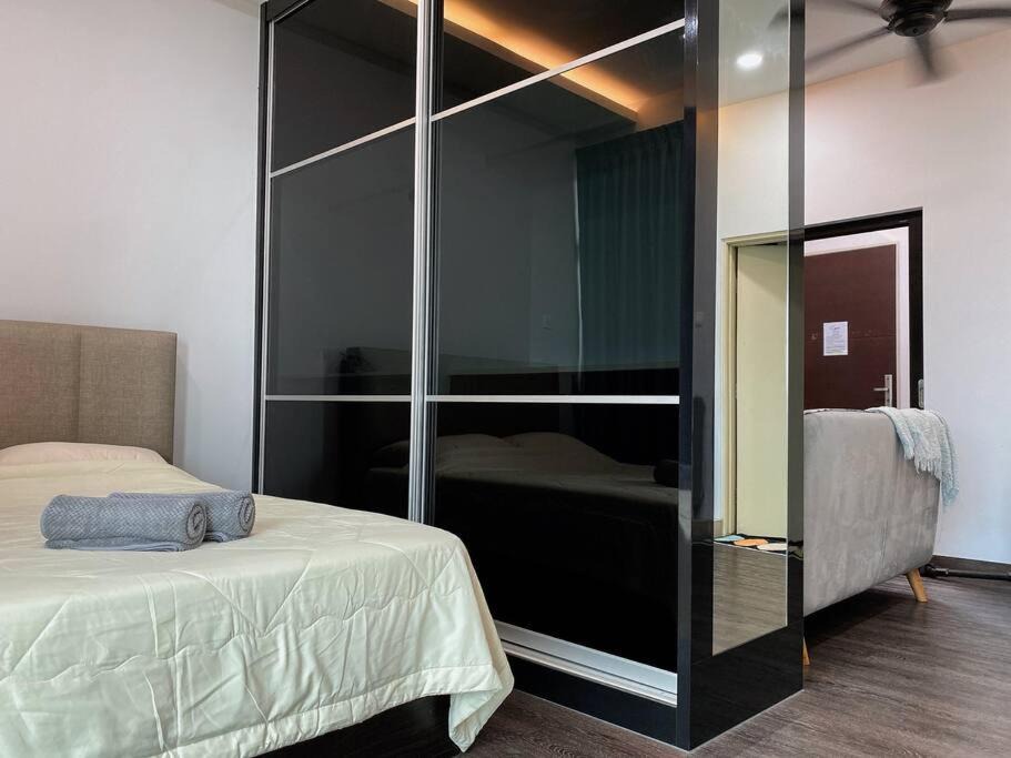 Photo of Bedroom in Taman Mount Austin
