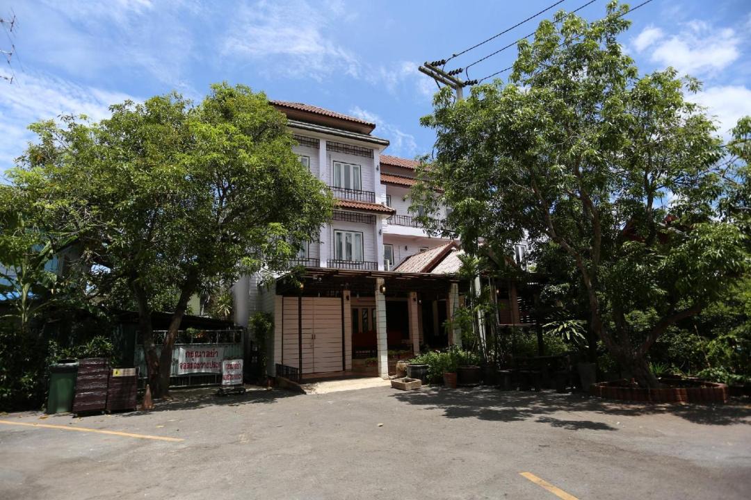 Photo of Buildings in Amphawa