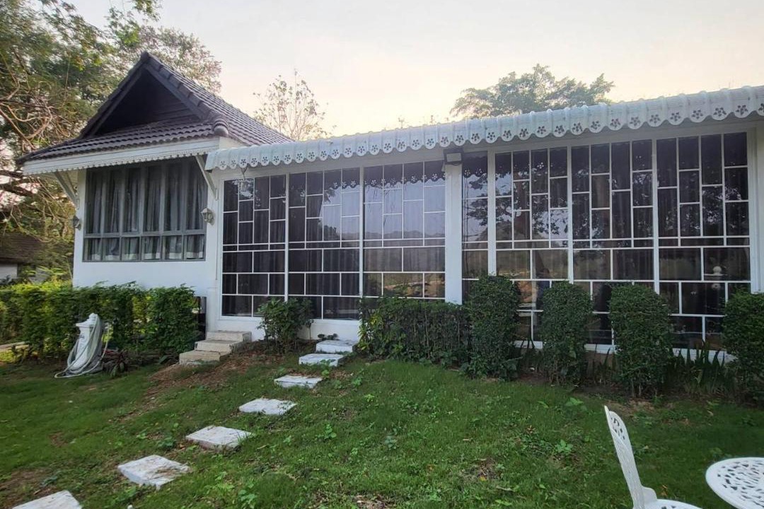 Photo of Buildings in Tha Khlo