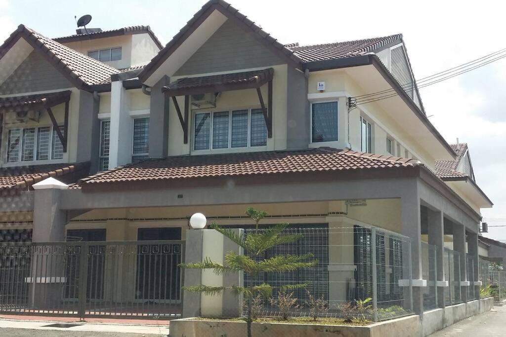 Photo of Buildings in Sri Gading