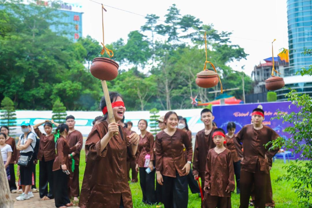 Photo of Others in Cao Phong