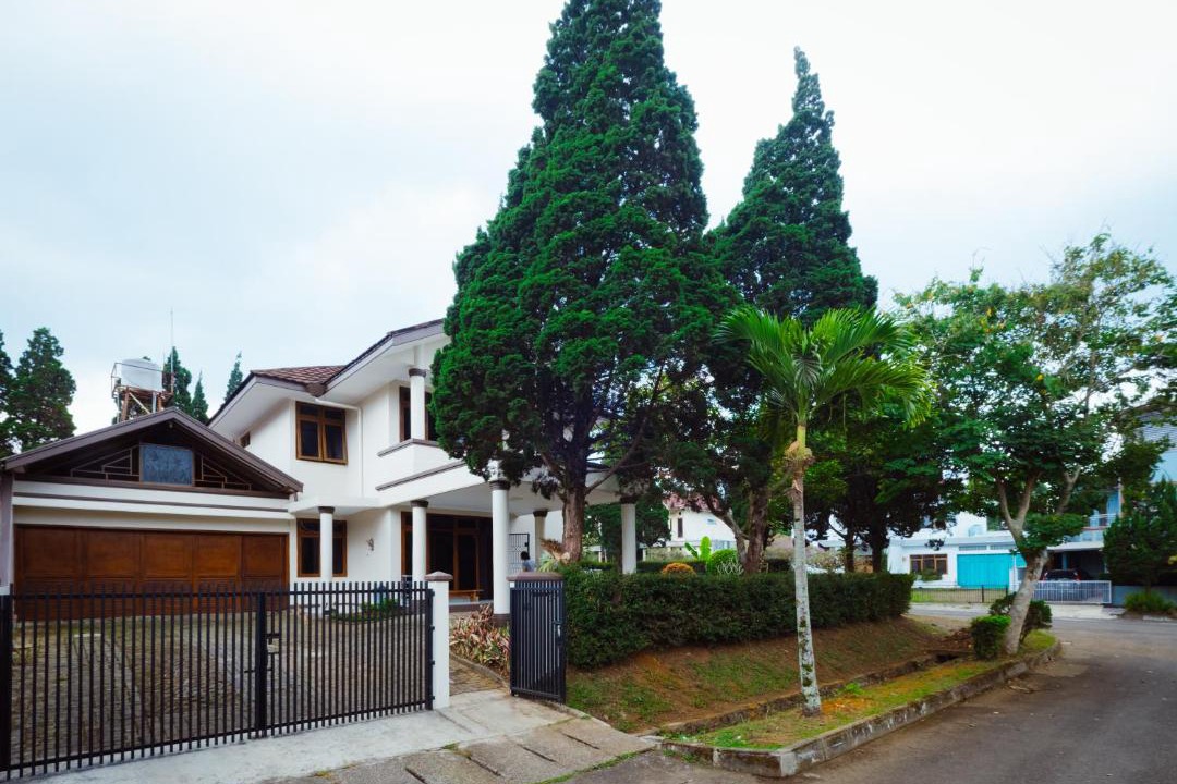 Photo of Buildings in Parongpong