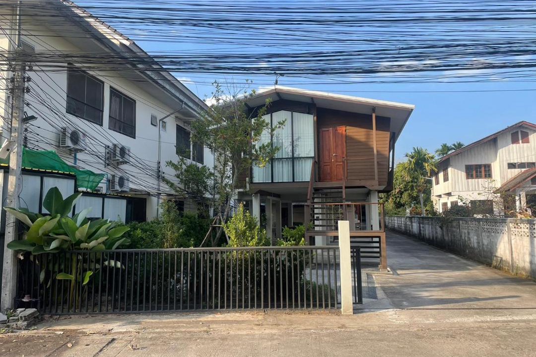 Photo of Buildings in Wieng