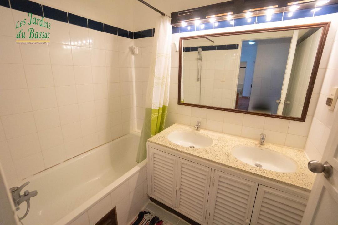 Photo of Bathroom in Chamkar Mon