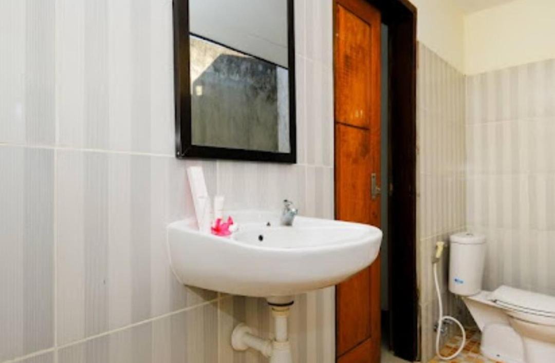 Photo of Bathroom in Selong Belanak