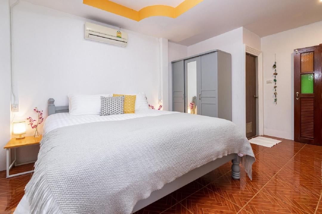 Photo of Bedroom in Haad Yao