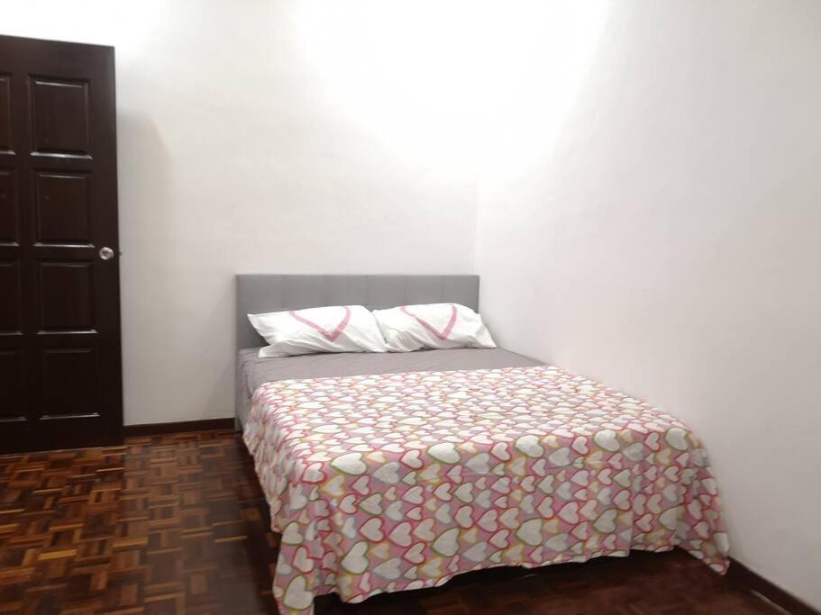 Photo of Bedroom in Taman Pelangi