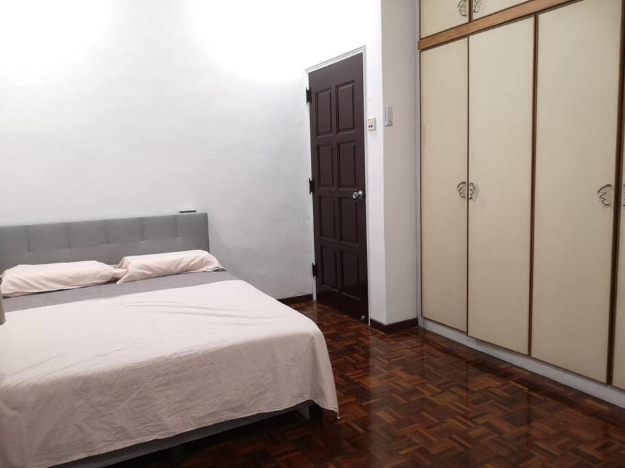 Photo of Bedroom in Taman Pelangi