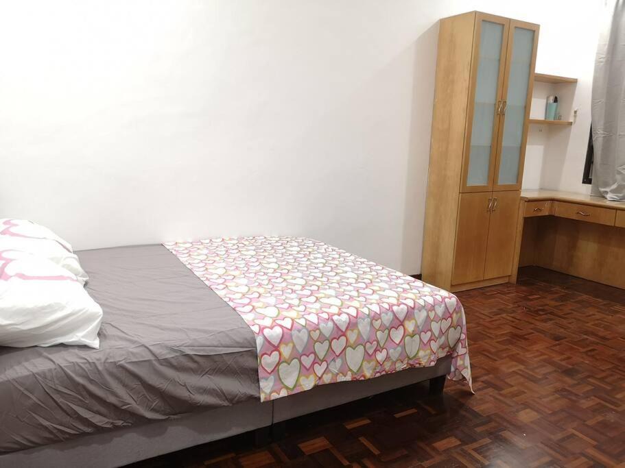Photo of Bedroom in Taman Pelangi