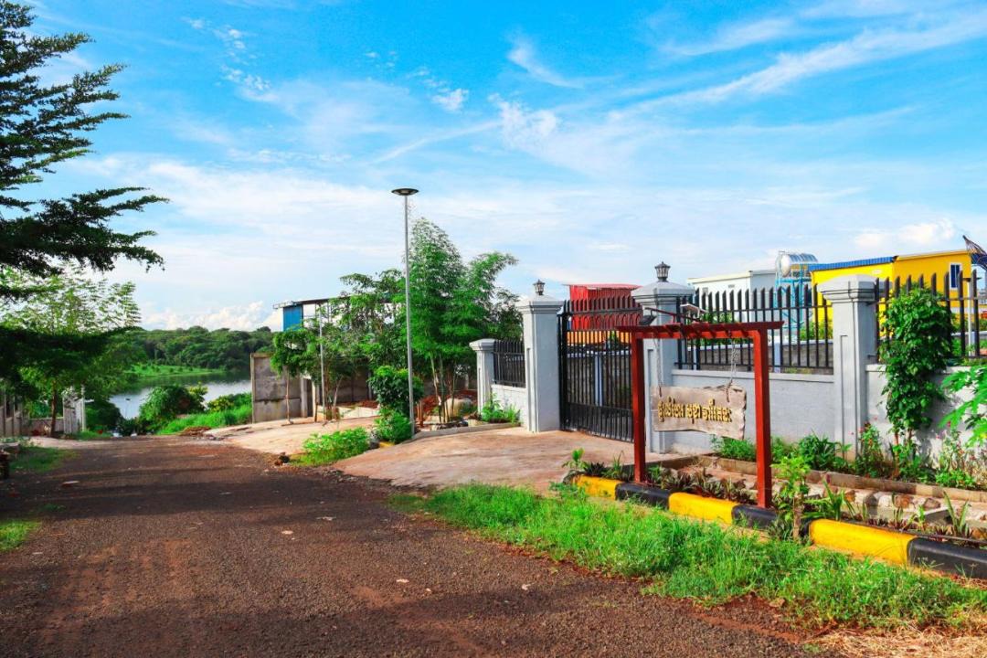 Photo of Buildings in Ou Chum