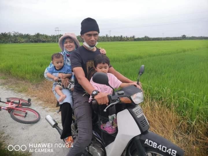 Photo of Human In Picture in Sabak Bernam District