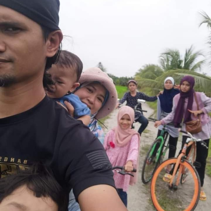 Photo of Human In Picture in Sabak Bernam District