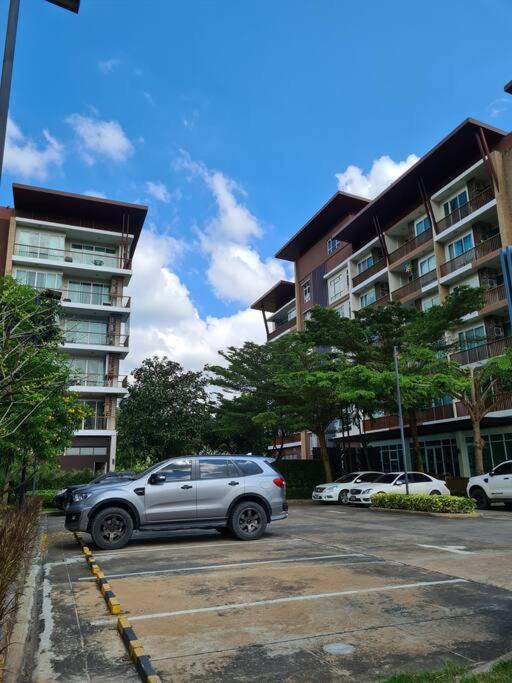 Photo of Buildings in Mu Si