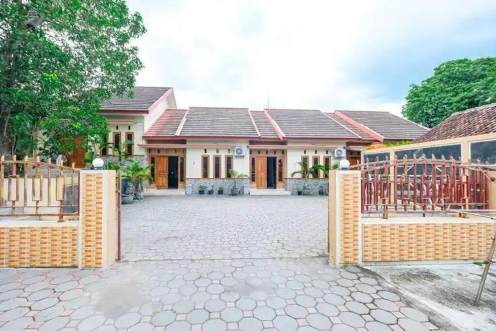 Photo of Buildings in Cipanas