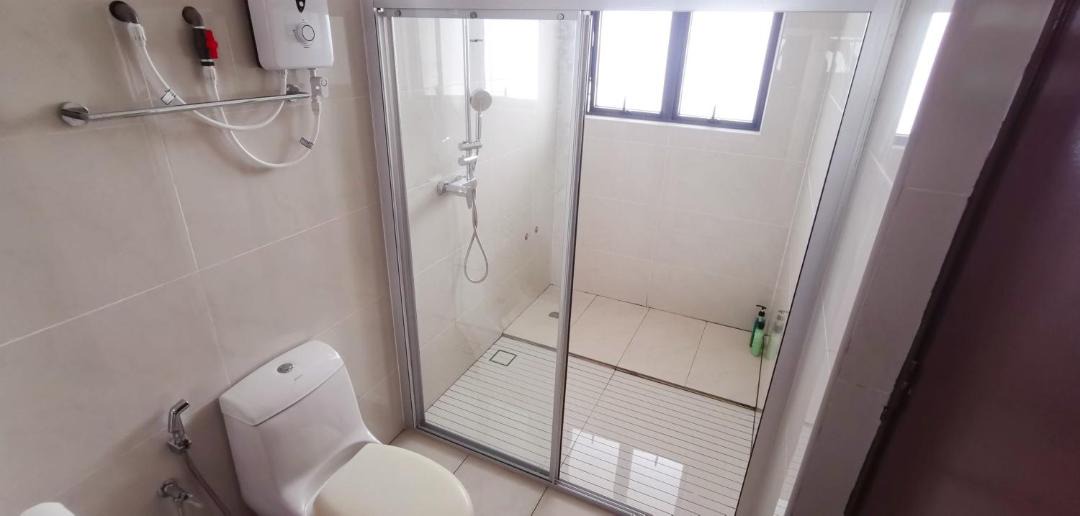 Photo of Bathroom in Central District