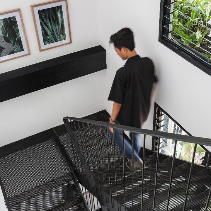 Photo of Human In Picture in Semarang