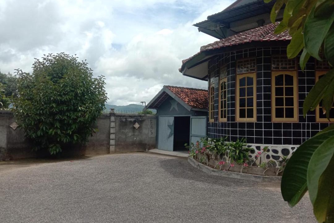 Photo of Buildings in Gerung