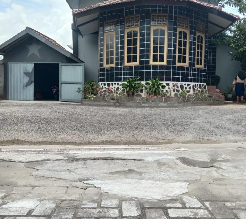 Photo of Buildings in Gerung