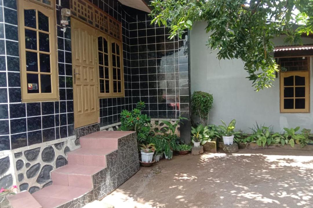 Photo of Buildings in Gerung
