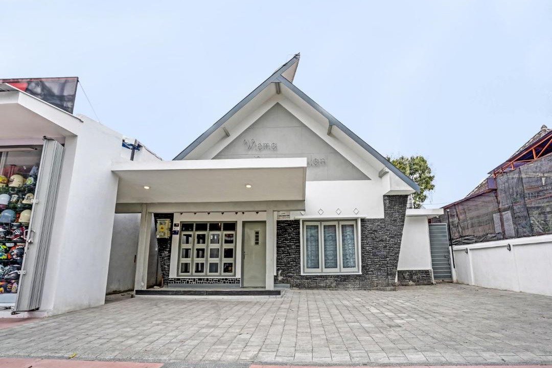 Photo of Buildings in Blitar