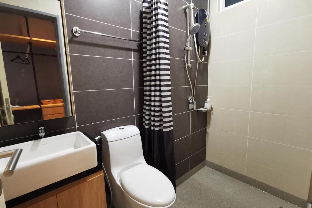 Photo of Bathroom in Central District
