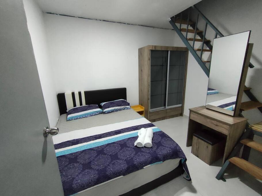 Photo of Bedroom in Kampung Gong Kapur