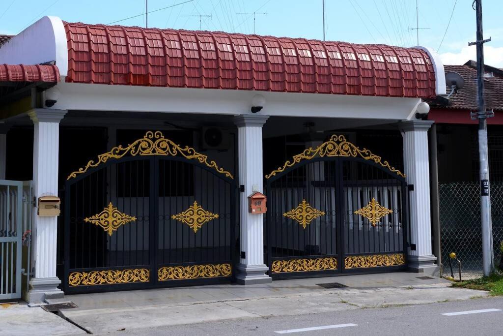 Photo of Buildings in Muar District